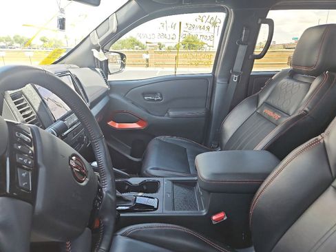Used 2023 Nissan Frontier PRO-4X w/ Pro-4X Premium Package AWD/4WD image 5