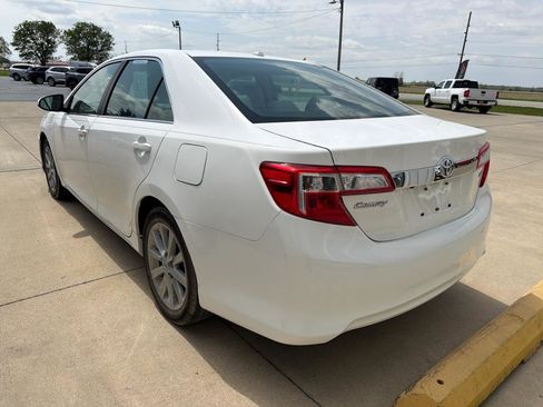 Used 2012 Toyota Camry XLE w/ Leather Pkg image 7