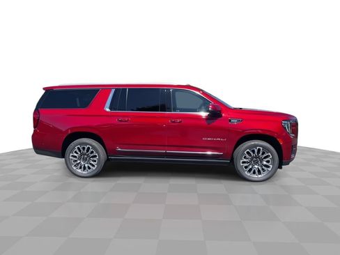 Used 2023 GMC Yukon XL Denali Ultimate AWD/4WD image 9