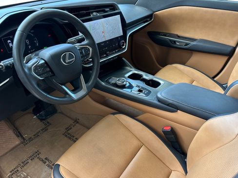Certified 2025 Lexus RZ 450e AWD/4WD image 4