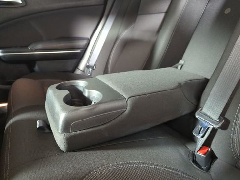Used 2018 Dodge Charger SXT image 31