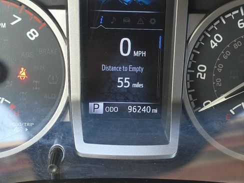 Used 2019 Toyota Tacoma SR5 AWD/4WD image 22