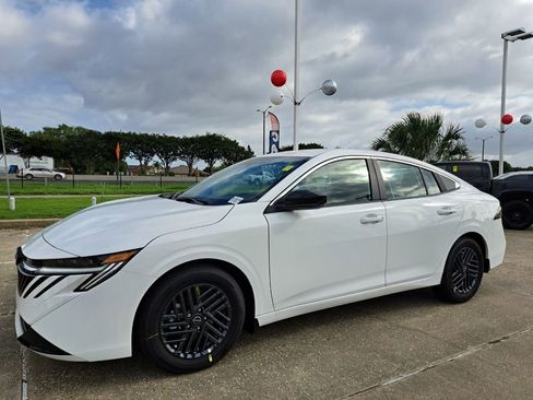 Used 2026 Nissan Sentra SV w/ SV Convenience Package FWD image 9
