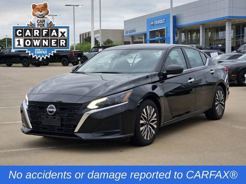 Used 2024 Nissan Altima 2.5 SV FWD image 3