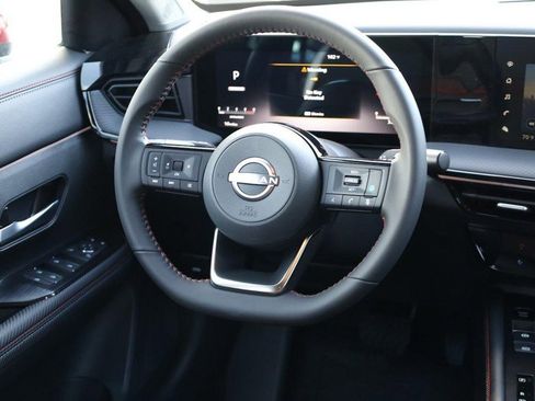 New 2025 Nissan Kicks SR image 26