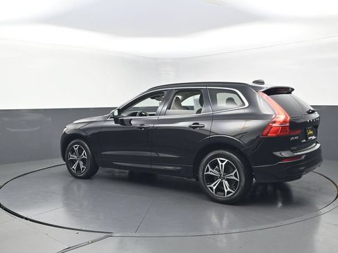 Used 2022 Volvo XC60 B5 Momentum w/ Protection Package Premier AWD/4WD image 8