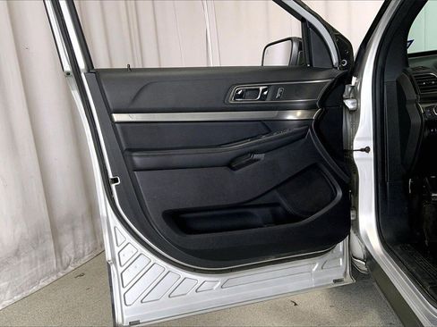 Used 2019 Ford Explorer XLT w/ Equipment Group 202A image 21