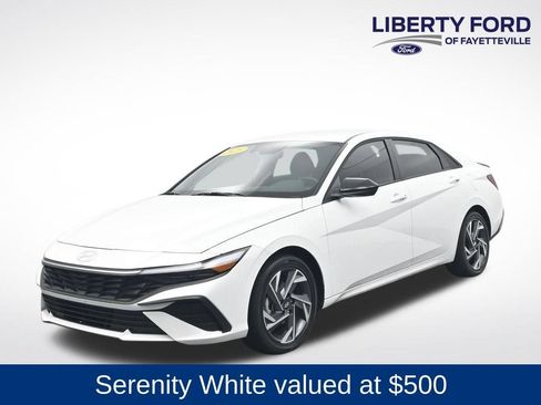 Used 2025 Hyundai Elantra SEL FWD image 1