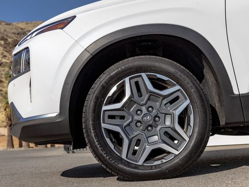 Used 2023 Hyundai Santa Fe Limited w/ Cargo Package AWD/4WD image 5