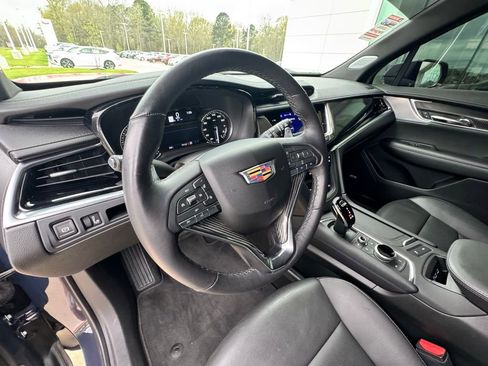 Used 2024 Cadillac XT6 Sport image 12