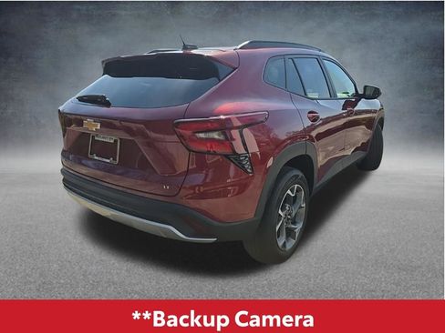 Used 2025 Chevrolet Trax LT w/ LT Convenience Package FWD image 4