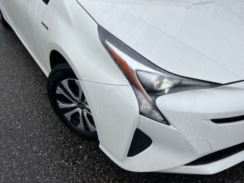 Used 2016 Toyota Prius Two FWD image 2