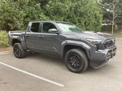 Certified 2025 Toyota Tacoma TRD Sport AWD/4WD image 8