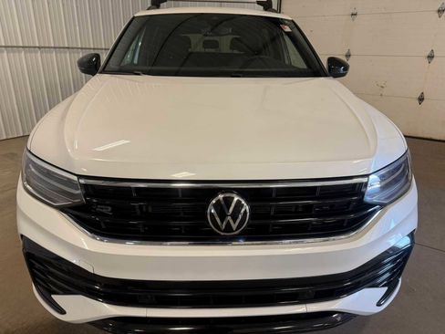 Certified 2023 Volkswagen Tiguan SE R-Line AWD/4WD image 3