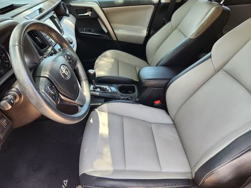 Used 2018 Toyota RAV4 Limited w/ Advanced Technology Package FWD image 13