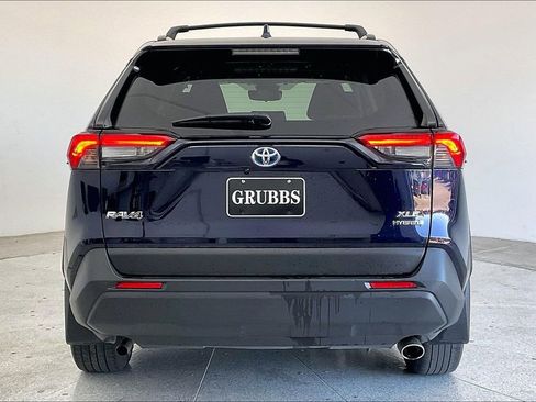 Used 2024 Toyota RAV4 XLE image 7