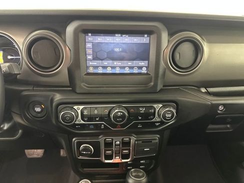 Used 2023 Jeep Wrangler Unlimited w/ Cold Weather Group image 21