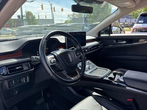 Used 2022 Lincoln Nautilus Reserve AWD/4WD image 10