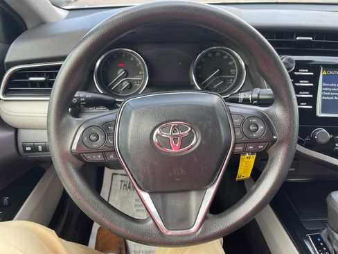Used 2020 Toyota Camry LE image 23