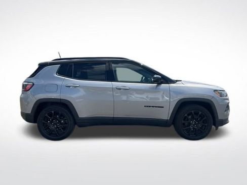 Used 2022 Jeep Compass Altitude image 7