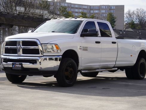 Used 2018 RAM 3500 Tradesman w/ Chrome Appearance Group image 4