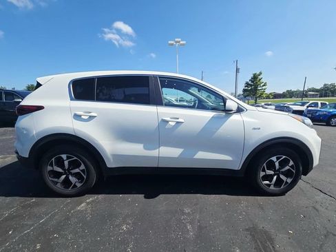 Used 2022 Kia Sportage LX AWD/4WD image 2