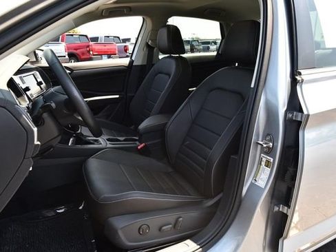 Certified 2023 Volkswagen Jetta SE FWD image 19