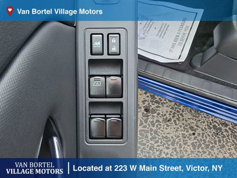 Used 2022 Nissan Frontier SV w/ Technology Package AWD/4WD image 11