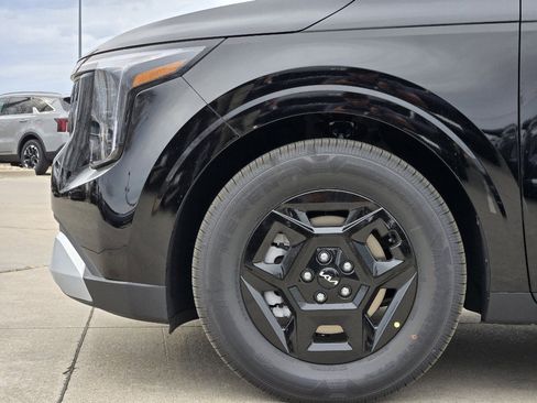 New 2026 Kia Carnival LXS image 5