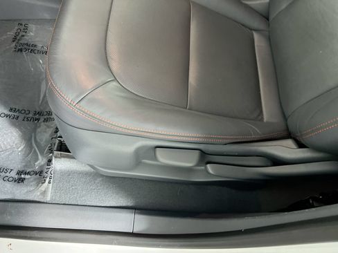 Used 2020 Chevrolet Bolt Premier w/ Infotainment Package FWD image 13