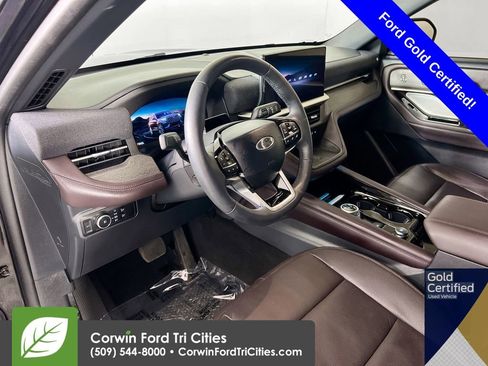 Used 2025 Ford Explorer Platinum w/ Ultimate Package AWD/4WD image 3
