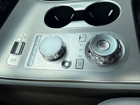 Certified 2026 Genesis GV70 2.5T Advanced AWD/4WD image 25