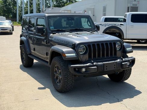 Used 2019 Jeep Wrangler Unlimited Sahara w/ Quick Order Package 24M Moab AWD/4WD image 4
