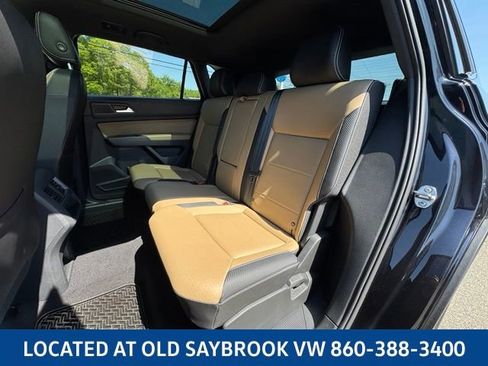 Certified 2023 Volkswagen Atlas Cross Sport SE w/ Panoramic Sunroof Package AWD/4WD image 10