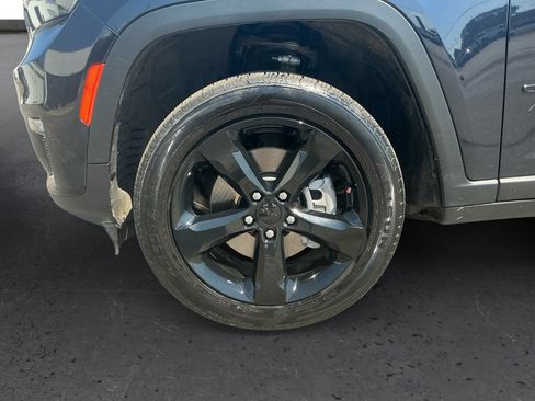 Used 2024 Jeep Grand Cherokee L Limited AWD/4WD image 13