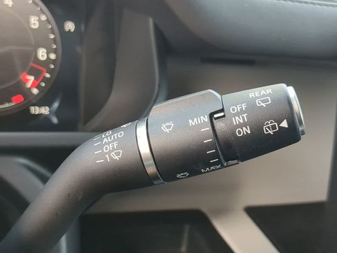 Used 2025 Land Rover Defender 110 S AWD/4WD image 27