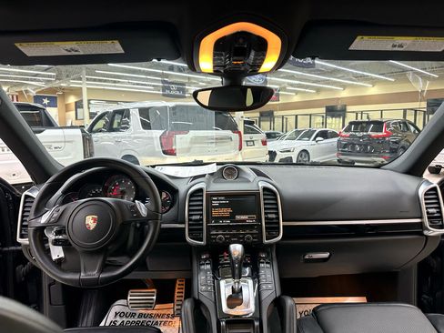 Used 2014 Porsche Cayenne S image 32
