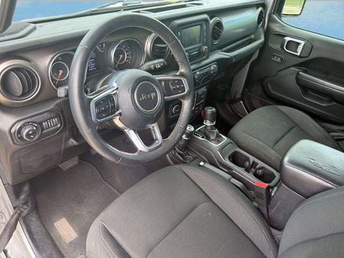 Used 2020 Jeep Gladiator Sport w/ Quick Order Package 24S AWD/4WD image 4