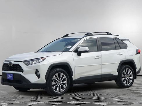 Used 2021 Toyota RAV4 XLE Premium FWD image 8