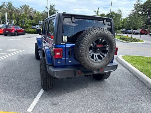 Used 2018 Jeep Wrangler Unlimited Sahara AWD/4WD image 8