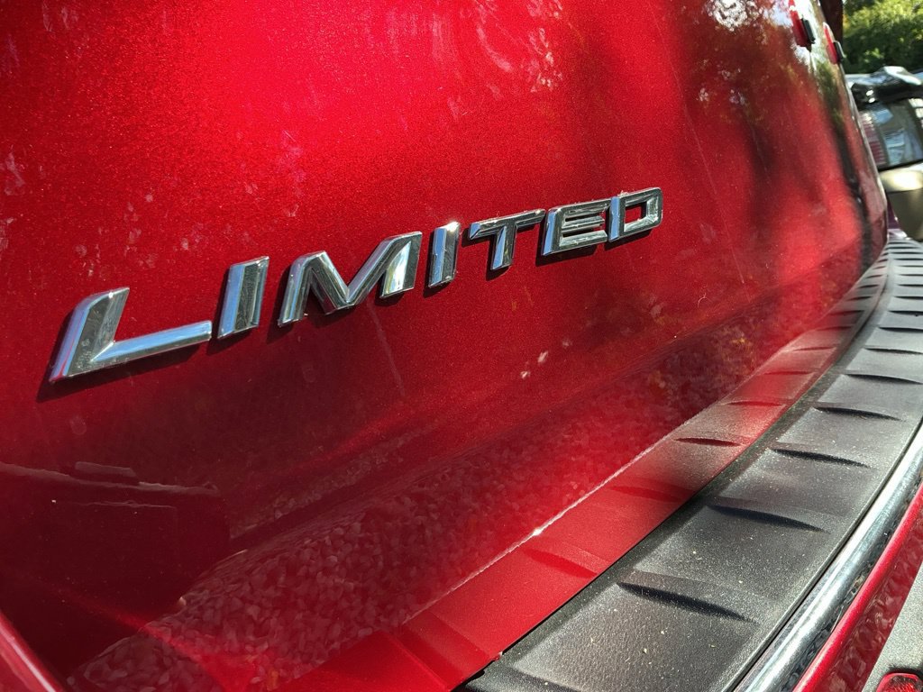 Used 2022 Ford Explorer Limited w/ Equipment Group 301A RWD image 7