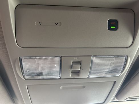 Used 2025 Nissan Frontier SV image 27