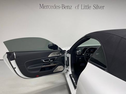 Used 2022 Mercedes-Benz SL 55 AMG 4MATIC image 21