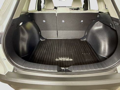 Certified 2025 Toyota Corolla Cross L FWD image 18
