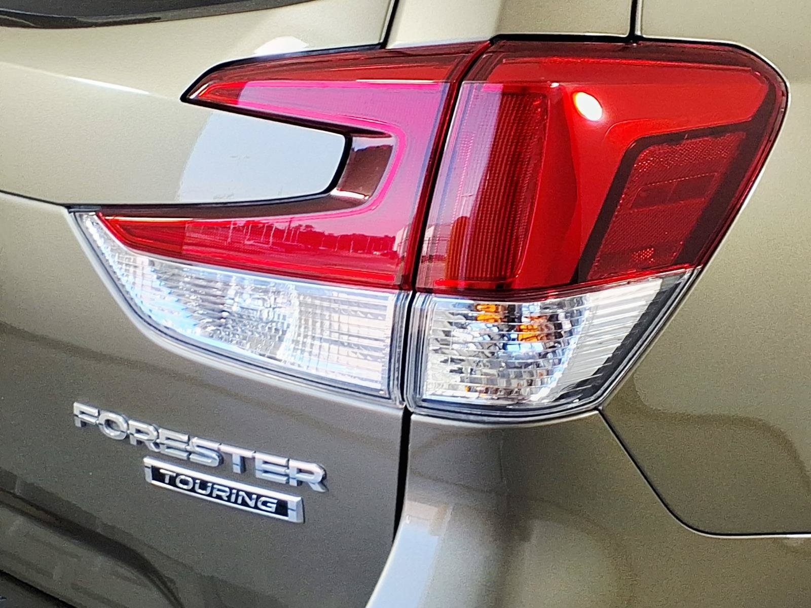 Used 2024 Subaru Forester Touring w/ POP Package 3 AWD/4WD image 8