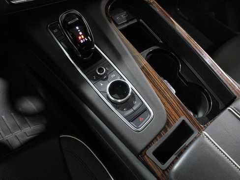 Certified 2021 Cadillac Escalade Premium Luxury image 18