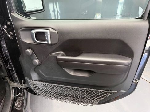 Used 2018 Jeep Wrangler Unlimited Sport AWD/4WD image 64