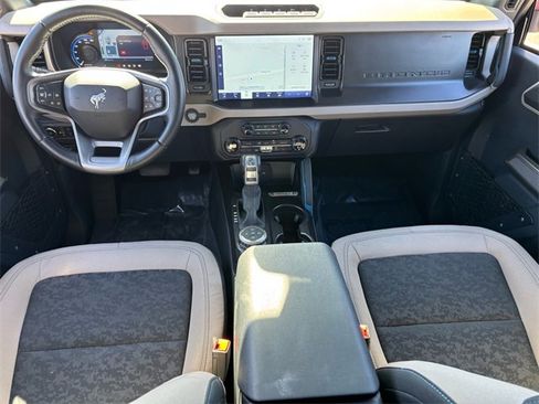 Used 2023 Ford Bronco Wildtrak image 8
