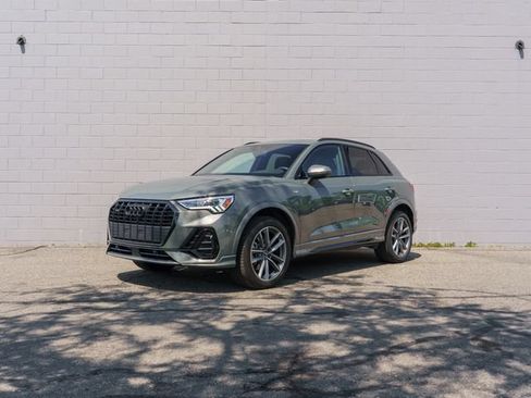 Used 2025 Audi Q3 2.0T Premium w/ Convenience Package AWD/4WD image 1