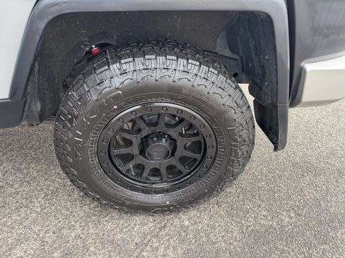 Used 2007 Toyota FJ Cruiser 4WD image 28